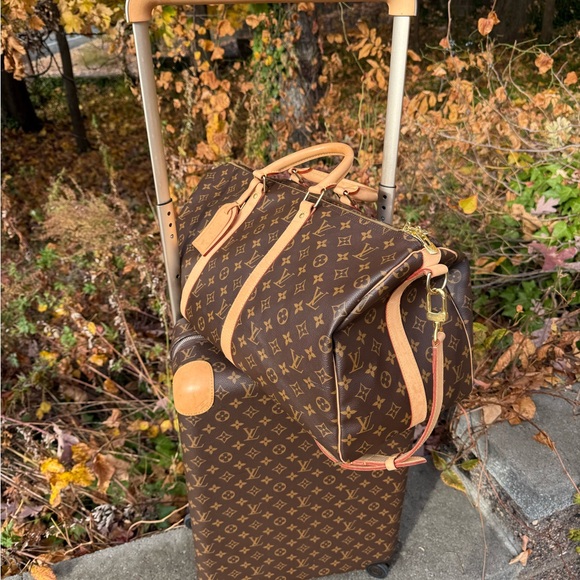 Louis Vuitton M41416 Bandoulière 50 & Louis Vuitton M23203
Horizon 55 combo - Picture 5 of 17